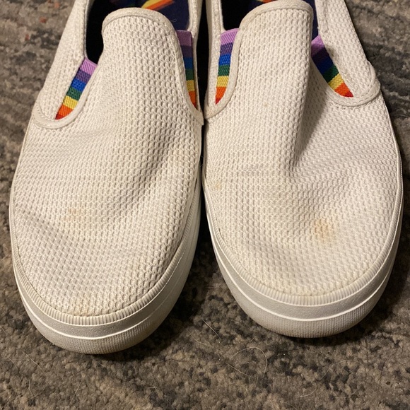 LGBTQ+ Gay Pride Sperrys with Rainbow 🌈 Detail - Picture 9 of 10